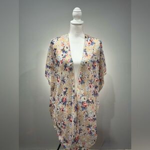 CLEARANCE! Beige Floral Flowy Duster Wrap Size S/M EUC